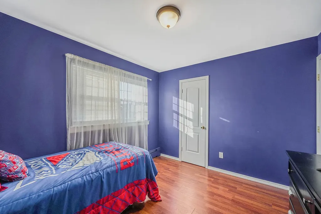 31 Thomas Street Coram NY 11727