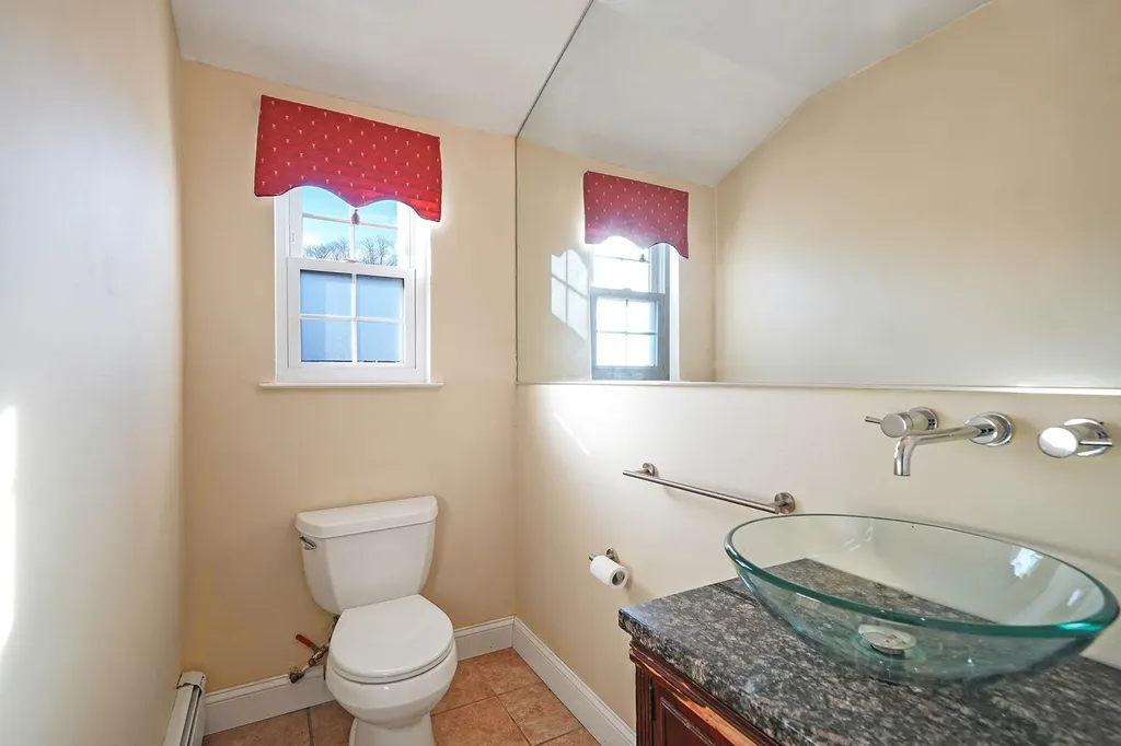 31 Thomas Street Coram NY 11727