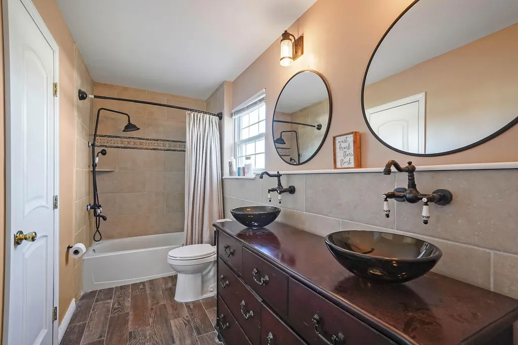 31 Thomas Street Coram NY 11727