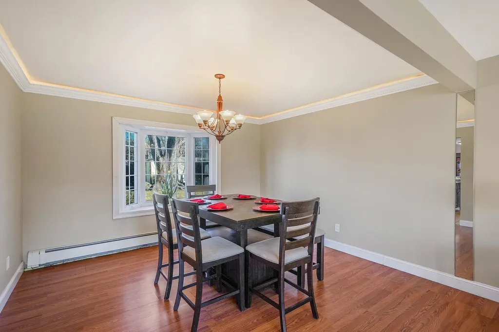 31 Thomas Street Coram NY 11727