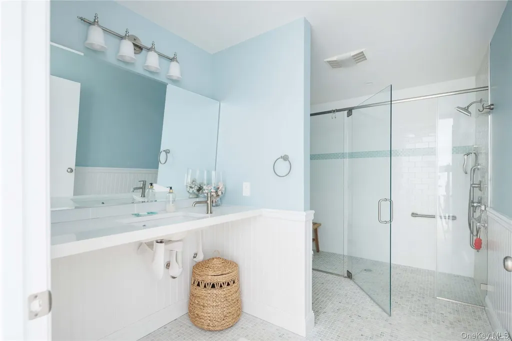 129 Lynncliff Road Hampton Bays NY 11946