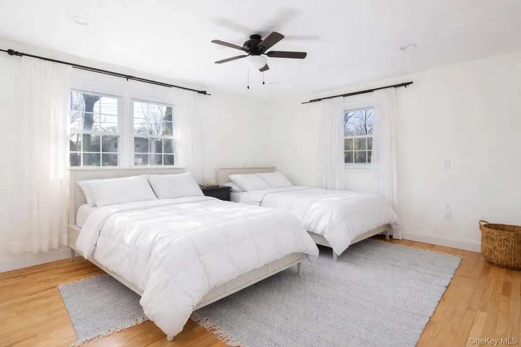 129 Lynncliff Road Hampton Bays NY 11946