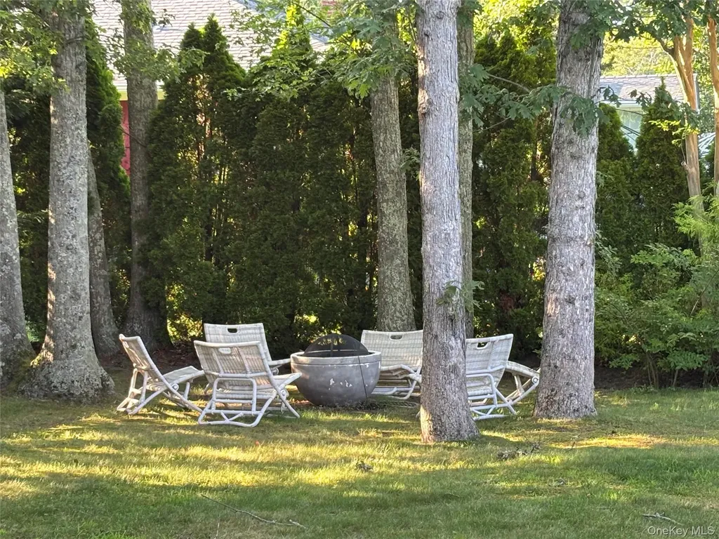 129 Lynncliff Road Hampton Bays NY 11946