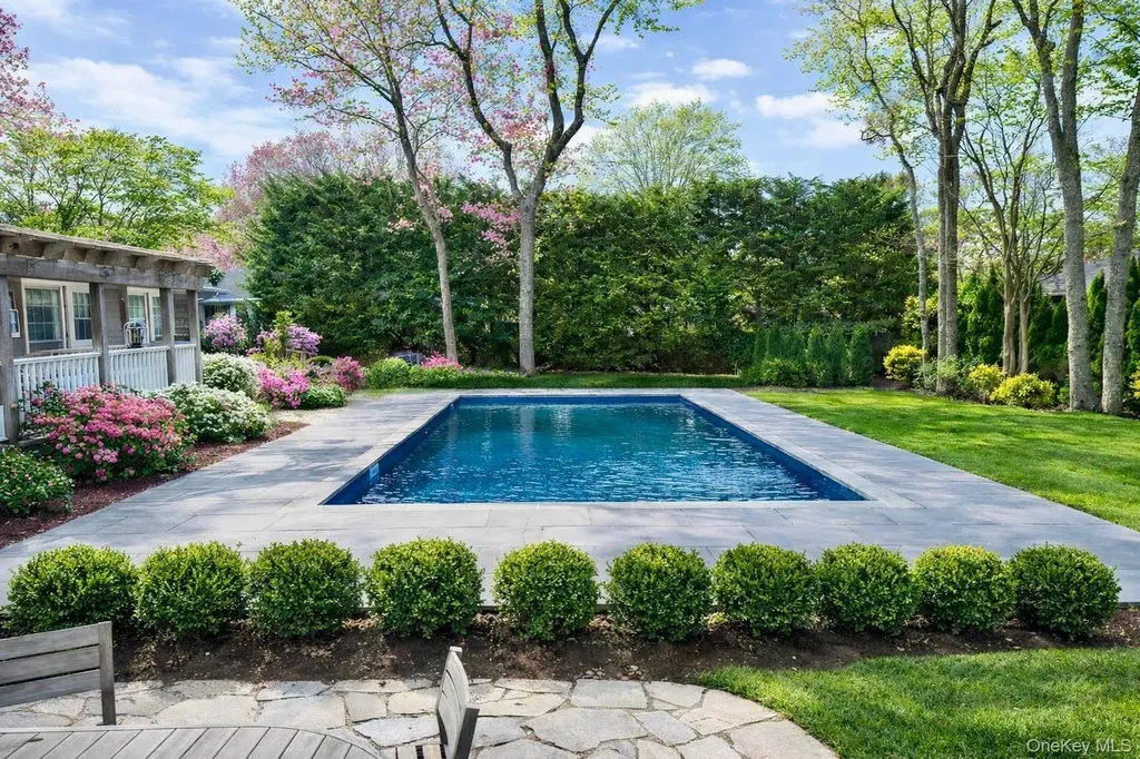 129 Lynncliff Road Hampton Bays NY 11946