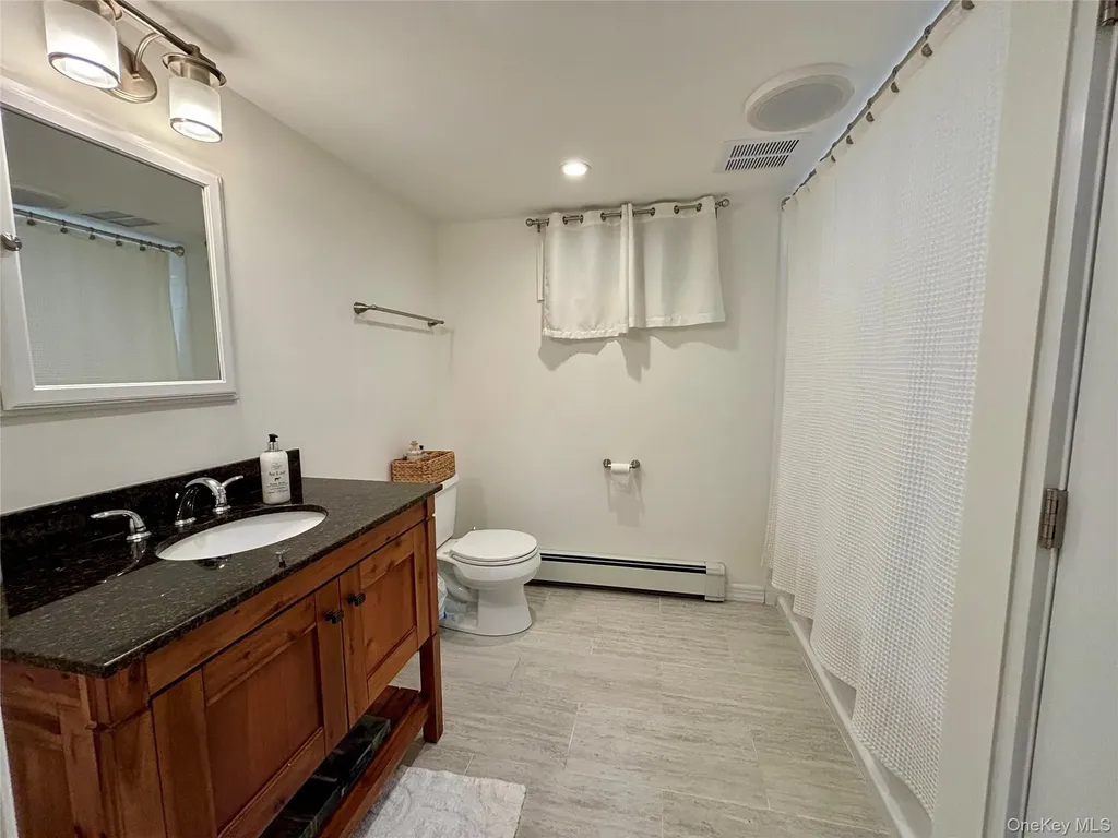 129 Lynncliff Road Hampton Bays NY 11946