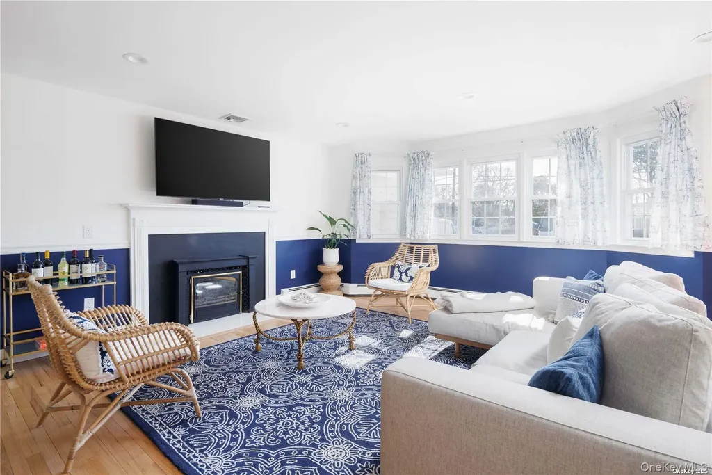 129 Lynncliff Road Hampton Bays NY 11946