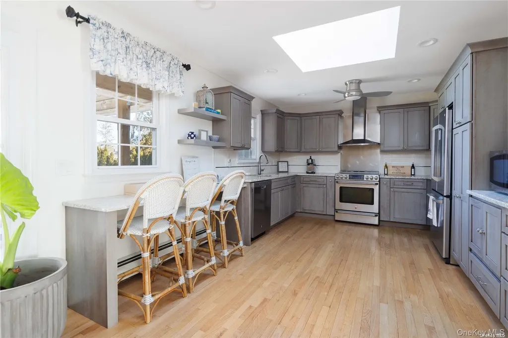 129 Lynncliff Road Hampton Bays NY 11946