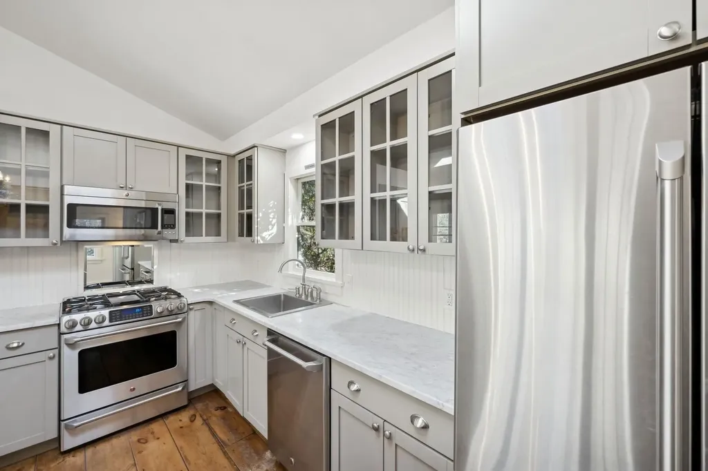 22 Pine Crest Lane Sag Harbor NY 11963