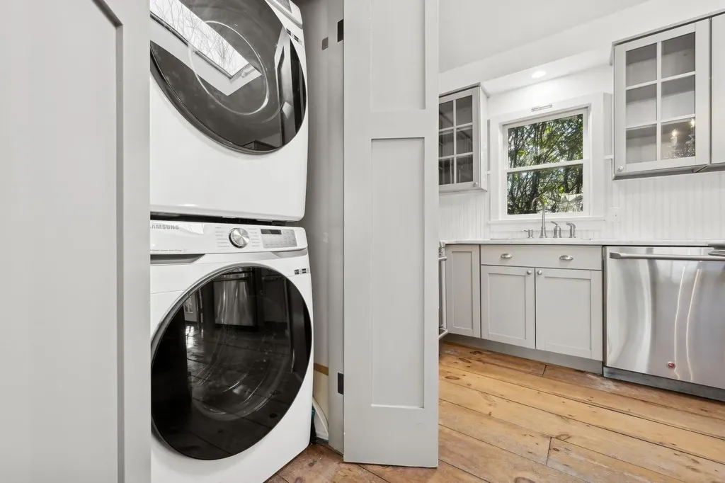 22 Pine Crest Lane Sag Harbor NY 11963