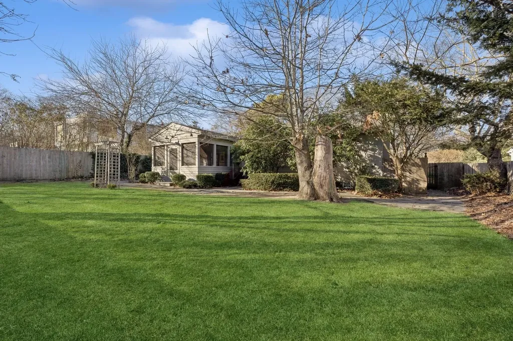 22 Pine Crest Lane Sag Harbor NY 11963