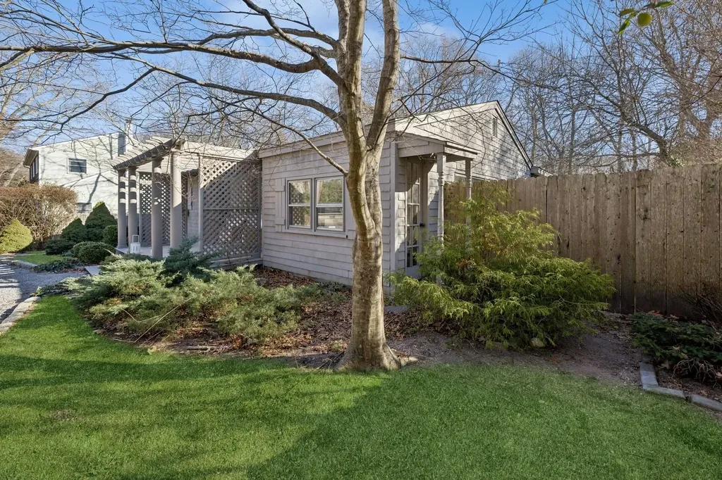 22 Pine Crest Lane Sag Harbor NY 11963