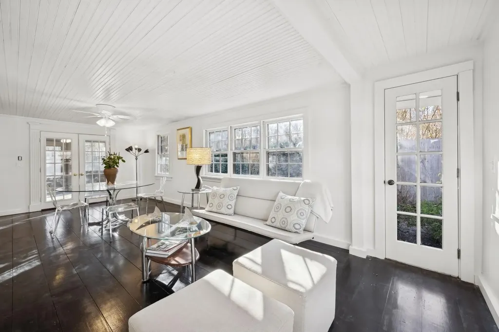 22 Pine Crest Lane Sag Harbor NY 11963