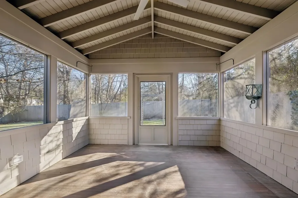 22 Pine Crest Lane Sag Harbor NY 11963