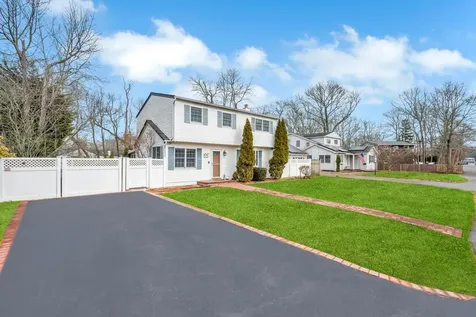 15 Charles Road East Patchogue NY 11772