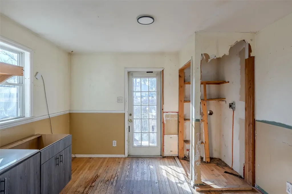 2 Avon Lane Middle Island NY 11953