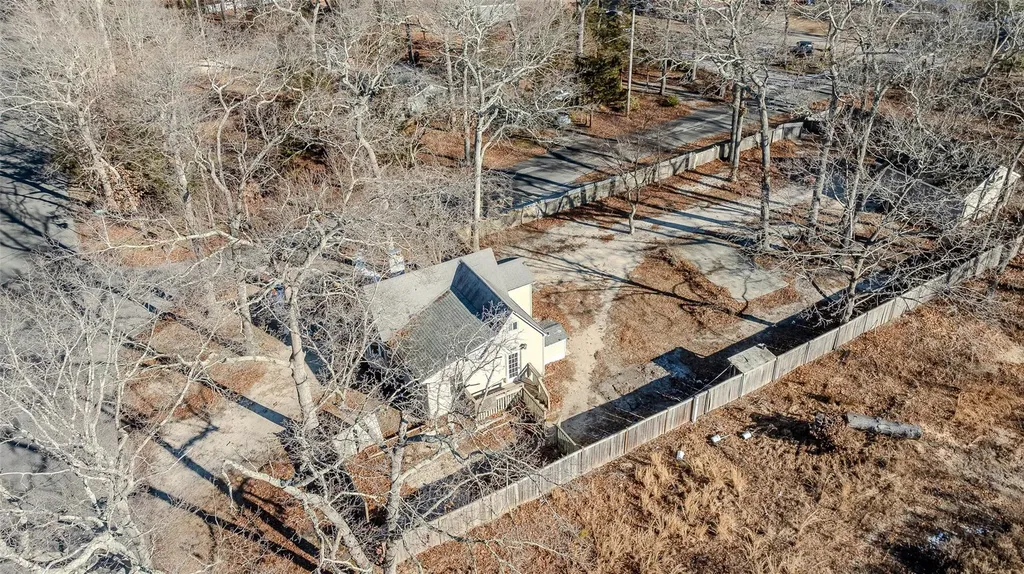 2 Avon Lane Middle Island NY 11953