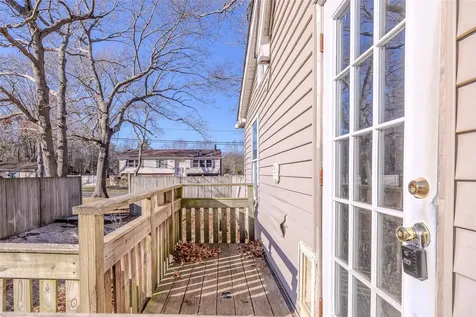 2 Avon Lane Middle Island NY 11953