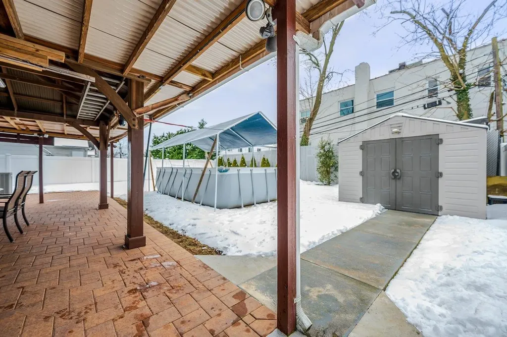 1742 Arms Avenue Merrick NY 11566
