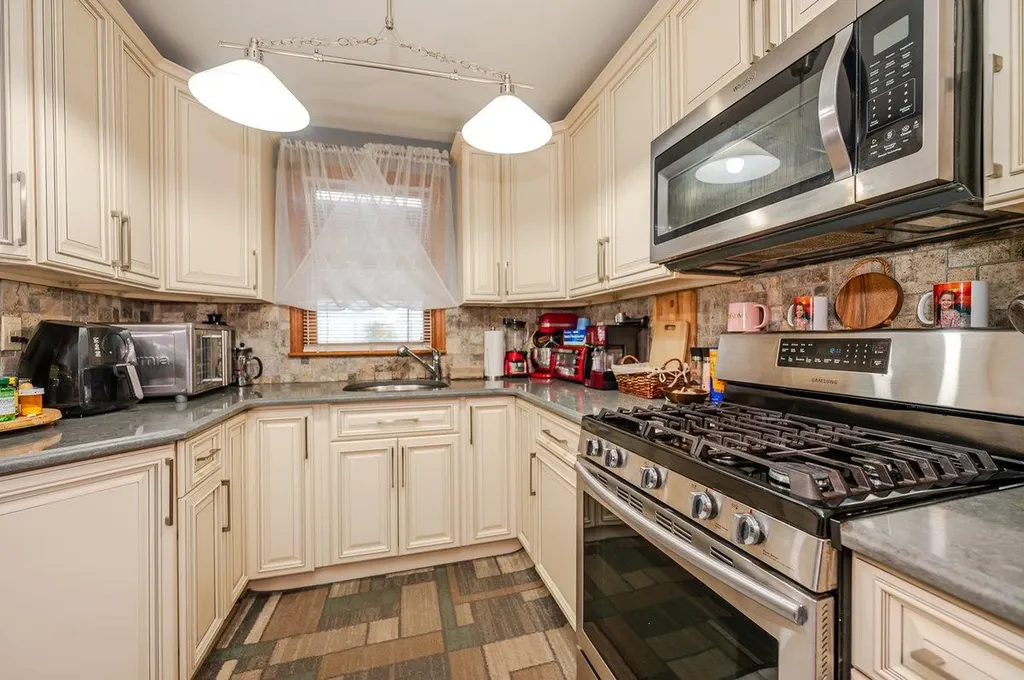 1742 Arms Avenue Merrick NY 11566