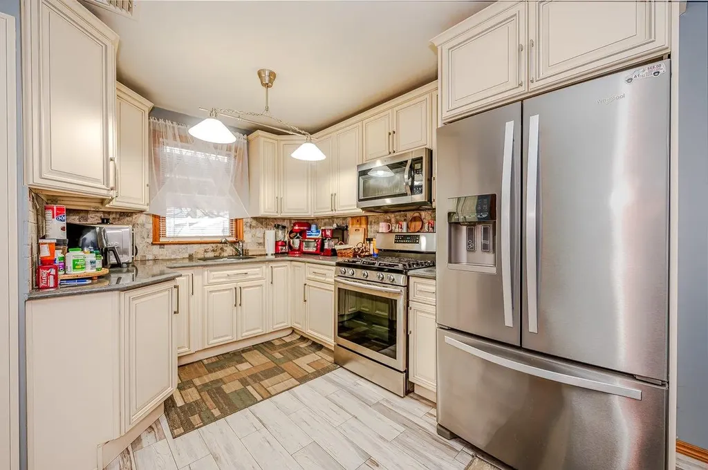 1742 Arms Avenue Merrick NY 11566