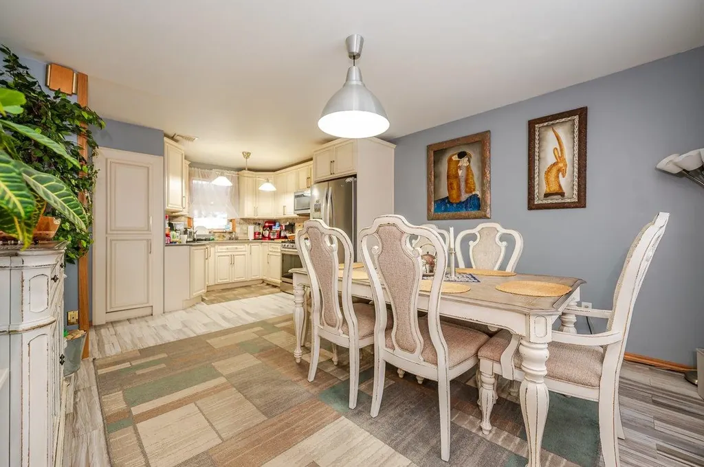 1742 Arms Avenue Merrick NY 11566