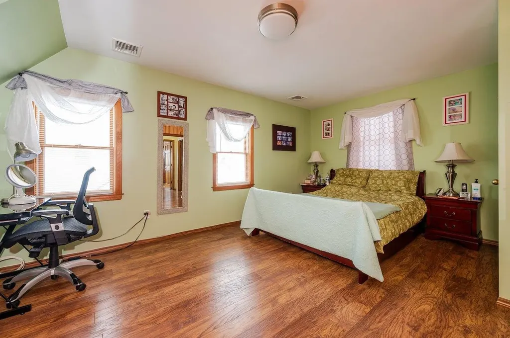 1742 Arms Avenue Merrick NY 11566
