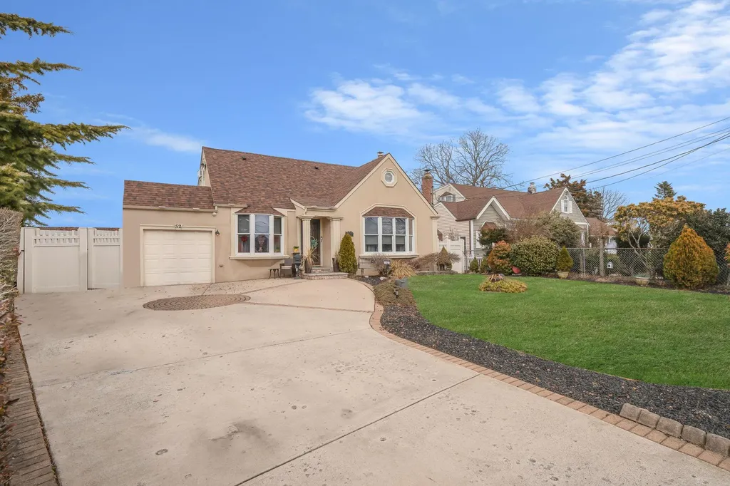 52 Lincoln Boulevard Bethpage NY 11714