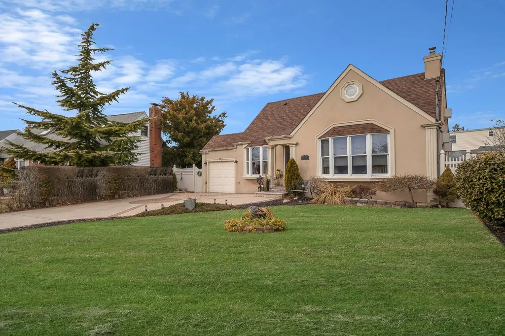52 Lincoln Boulevard Bethpage NY 11714
