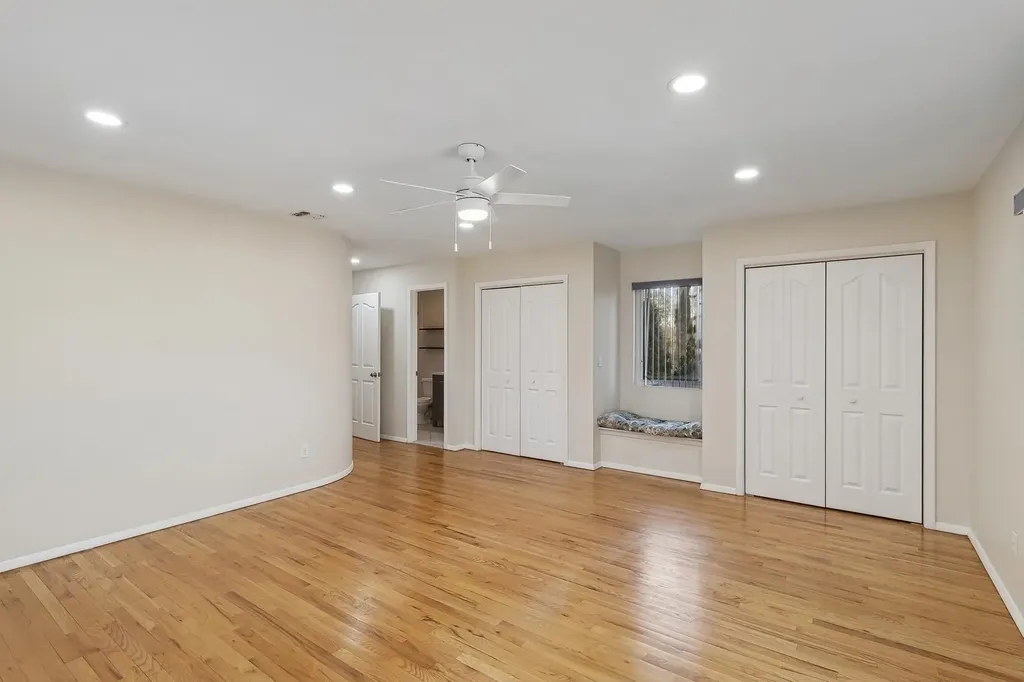 1 Woodview Way Hampton Bays NY 11946