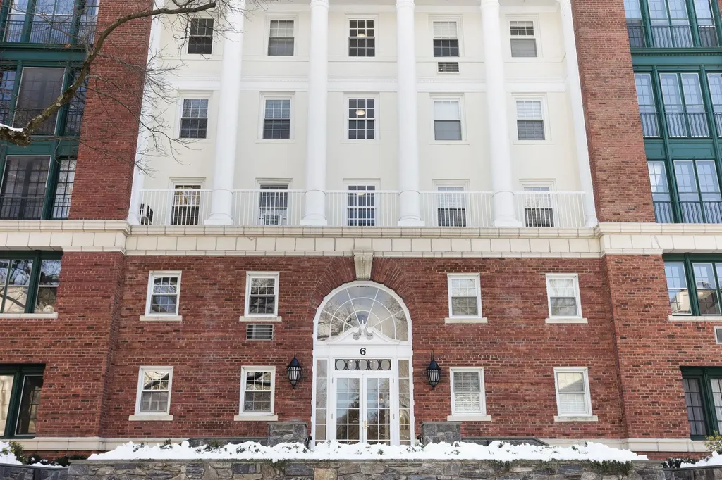 6 Brooklands Bronxville NY 10708