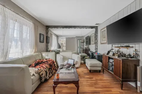543 Dewitt Avenue North Babylon NY 11703