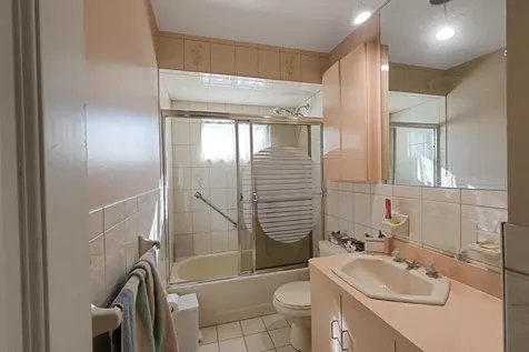543 Dewitt Avenue North Babylon NY 11703