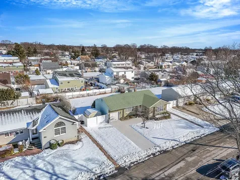 543 Dewitt Avenue North Babylon NY 11703