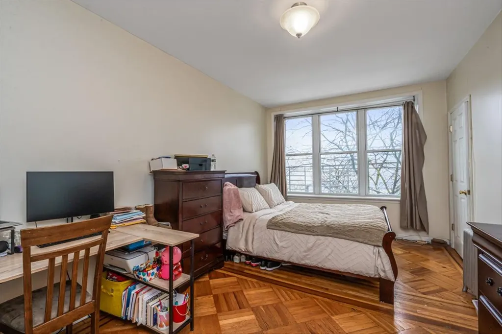 6443 Central Avenue Glendale NY 11385
