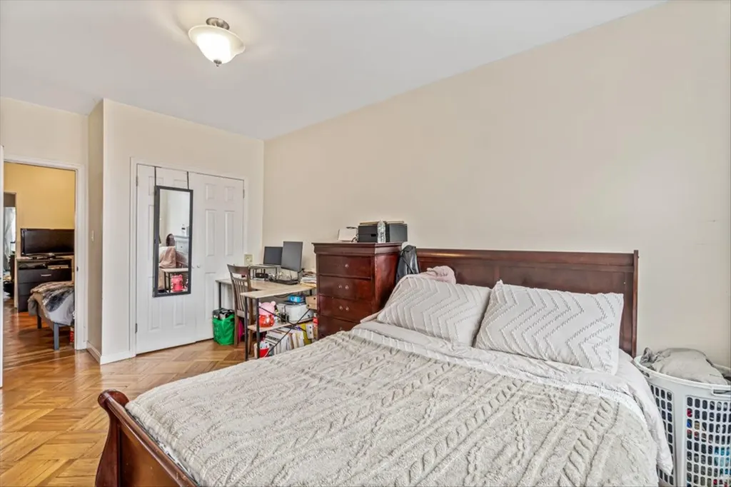 6443 Central Avenue Glendale NY 11385