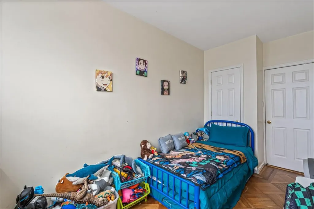 6443 Central Avenue Glendale NY 11385