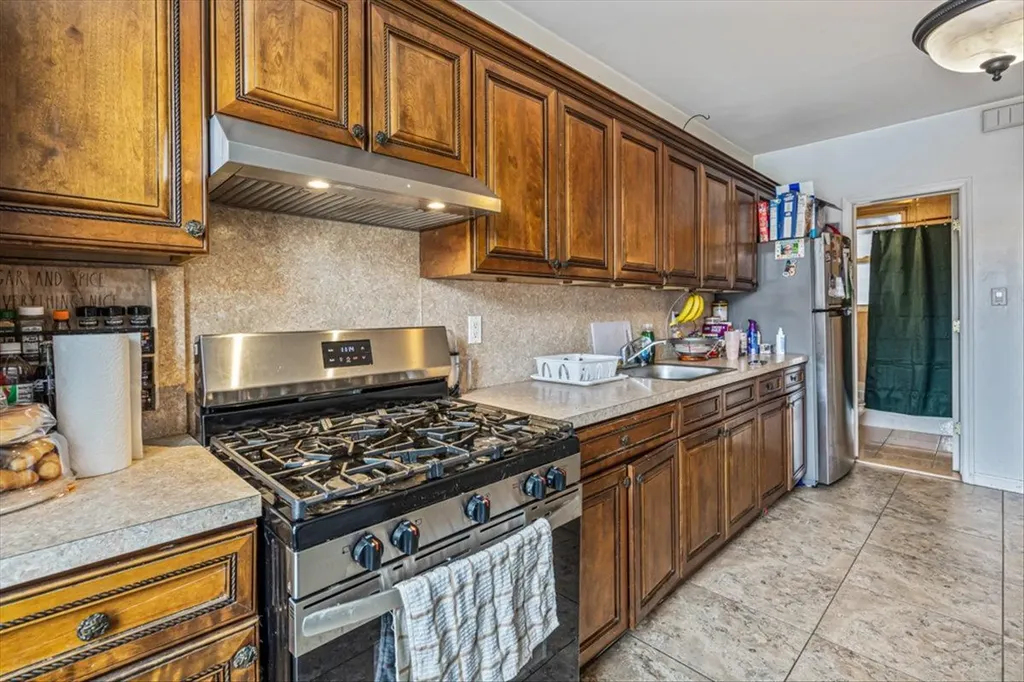 6443 Central Avenue Glendale NY 11385
