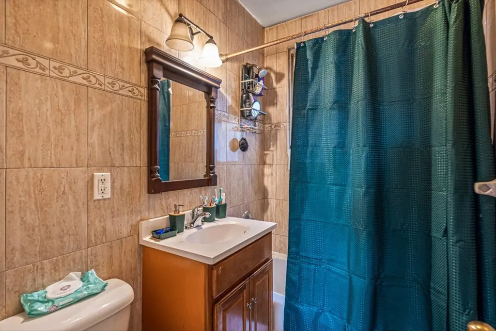 6443 Central Avenue Glendale NY 11385