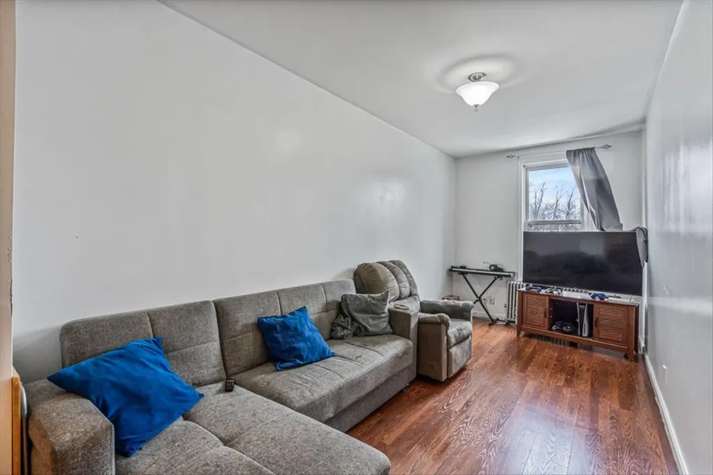 6443 Central Avenue Glendale NY 11385