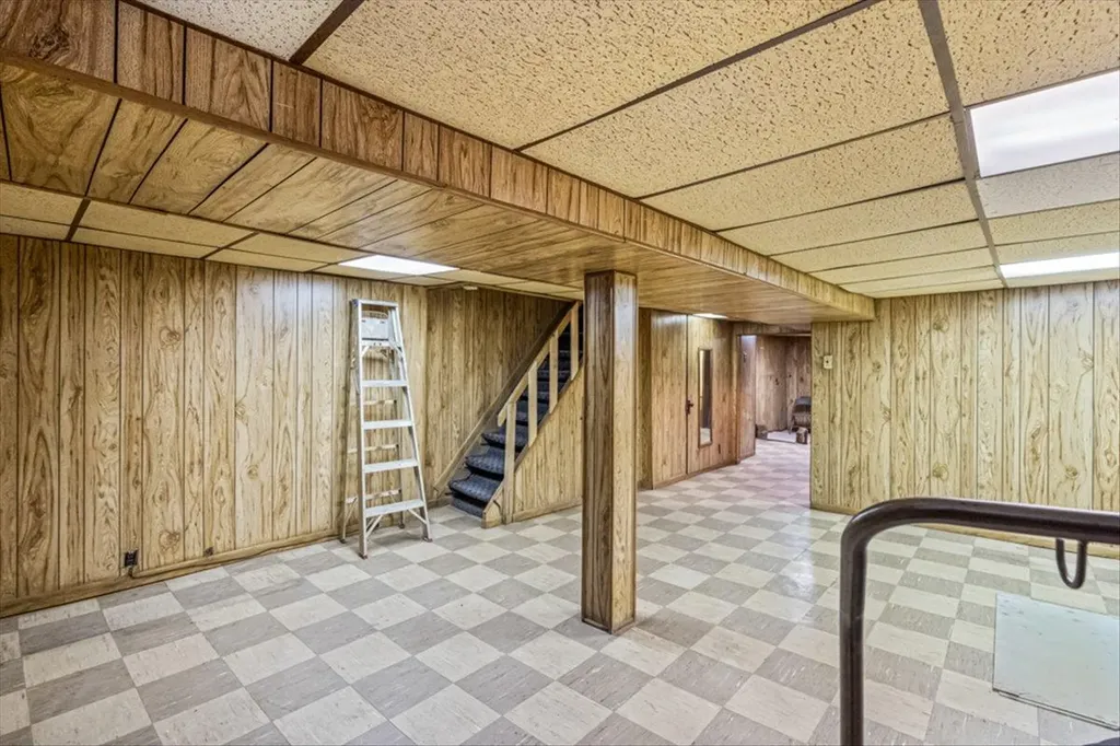 6443 Central Avenue Glendale NY 11385