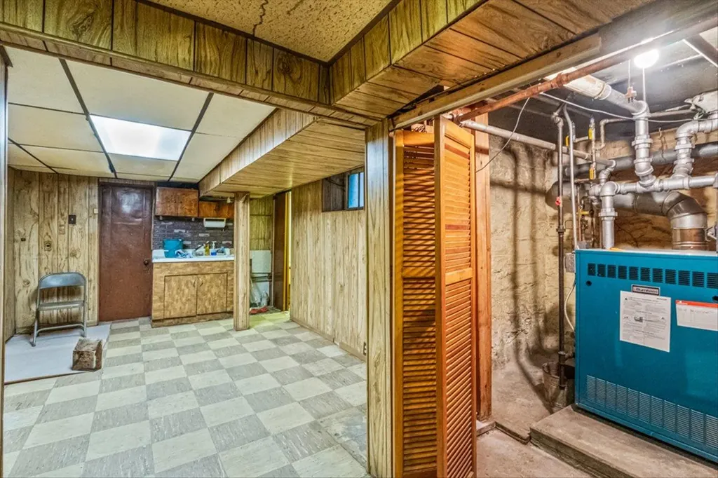 6443 Central Avenue Glendale NY 11385