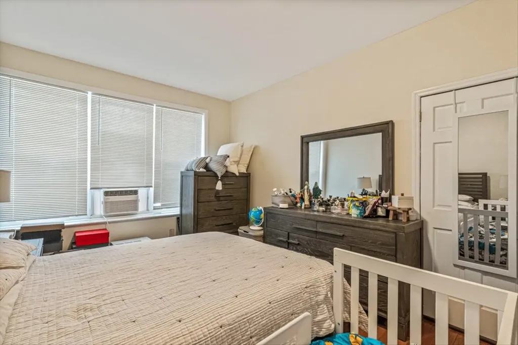 6443 Central Avenue Glendale NY 11385