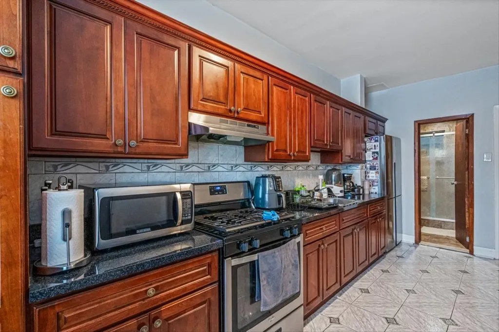 6443 Central Avenue Glendale NY 11385
