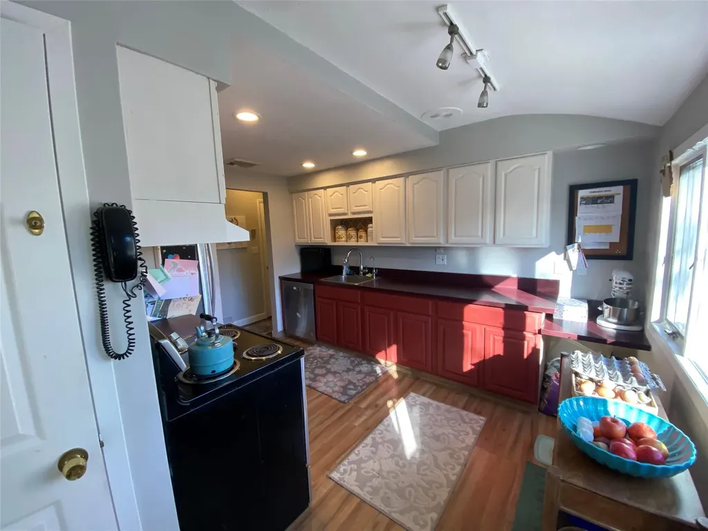 91 Marvin Lane Commack NY 11725