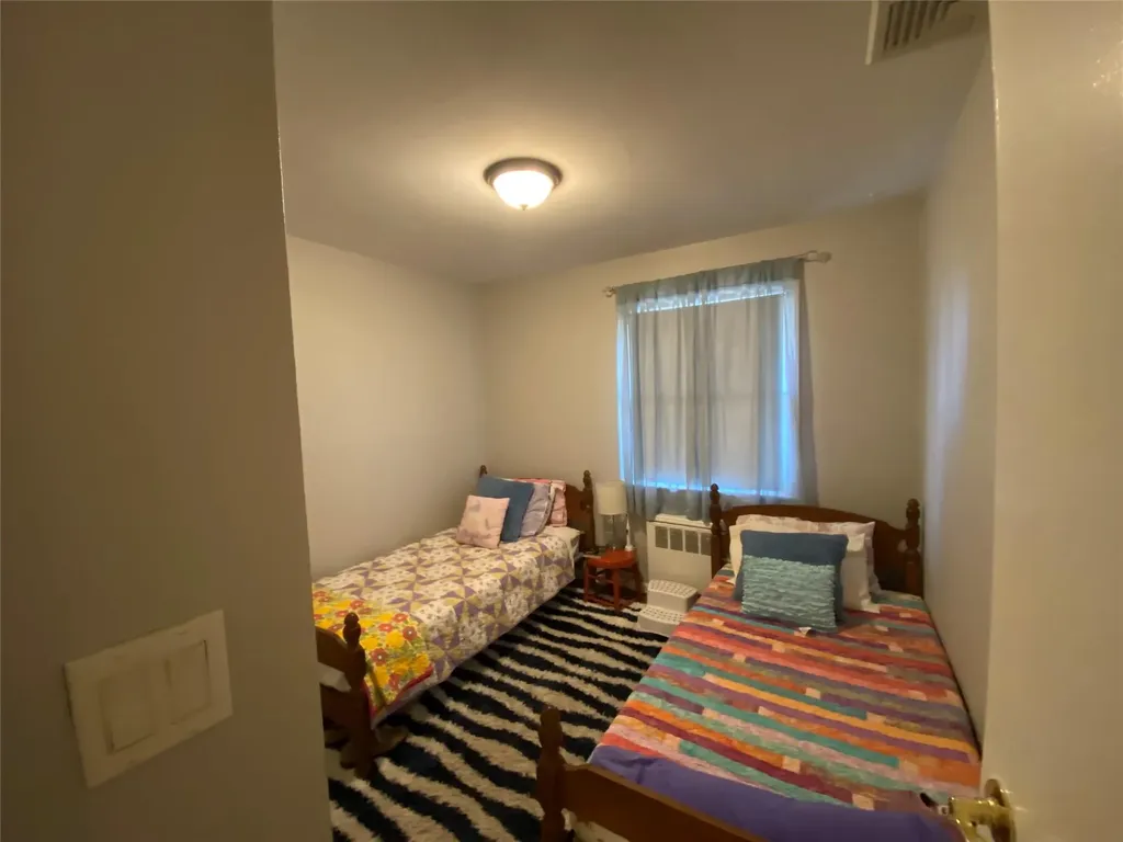 91 Marvin Lane Commack NY 11725