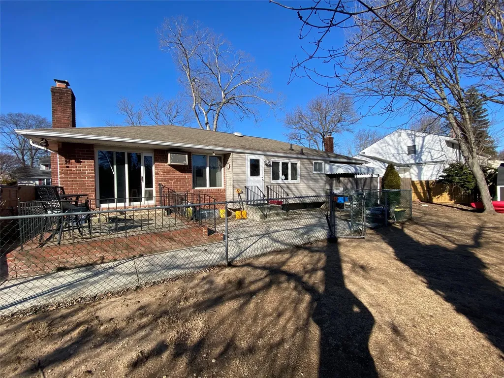 91 Marvin Lane Commack NY 11725