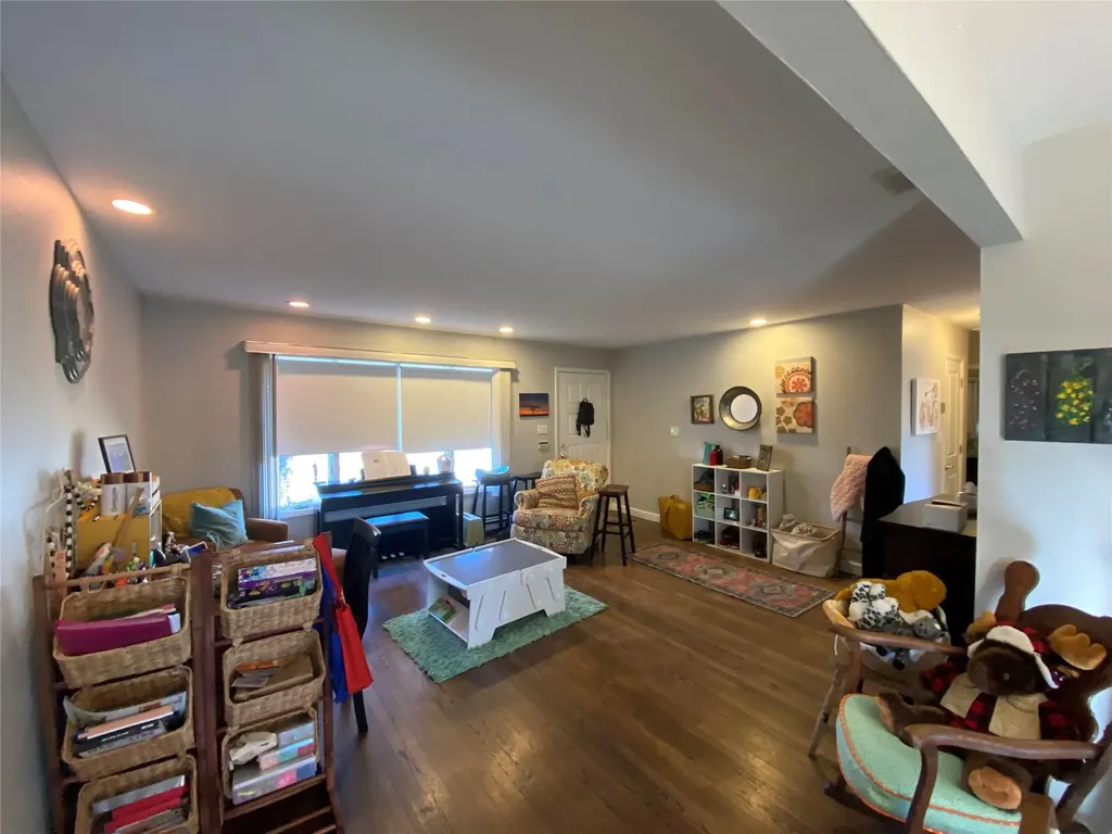 91 Marvin Lane Commack NY 11725