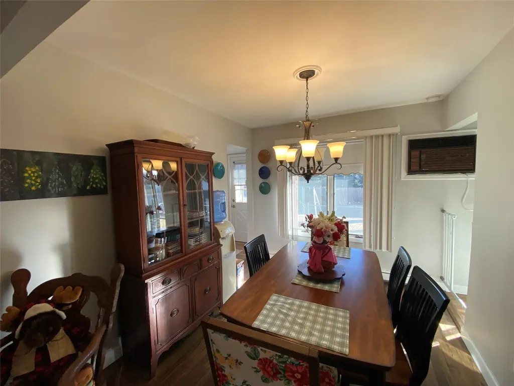 91 Marvin Lane Commack NY 11725