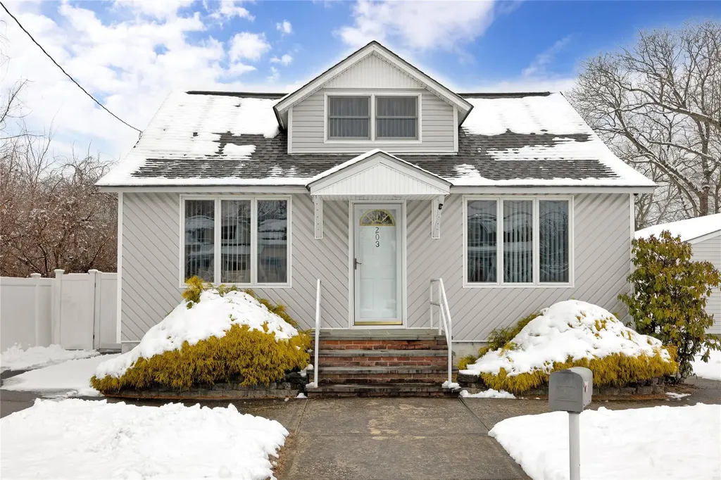 203 Wilson Boulevard Islip NY 11751