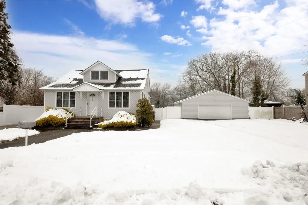 203 Wilson Boulevard Islip NY 11751